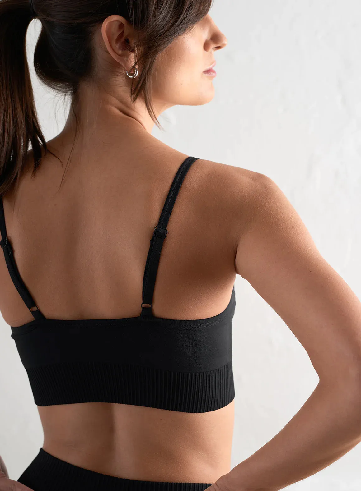 Edge Limitless Strap Bra | Black
