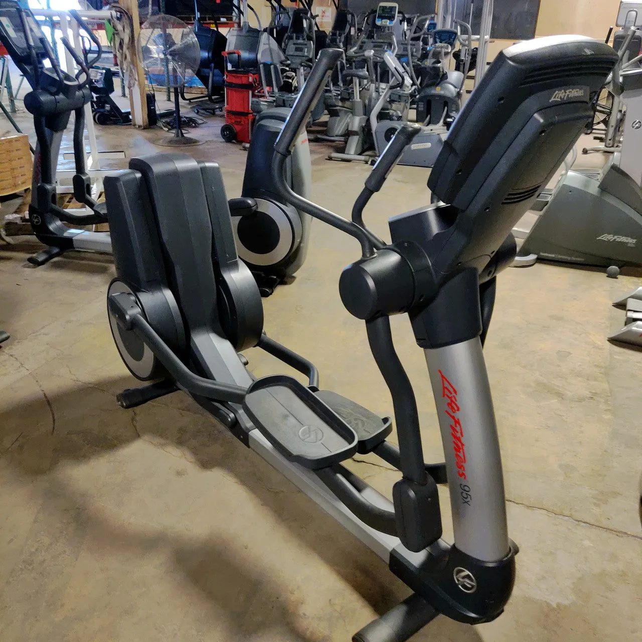 Life Fitness 95X Elliptical   (SKUP1847S)