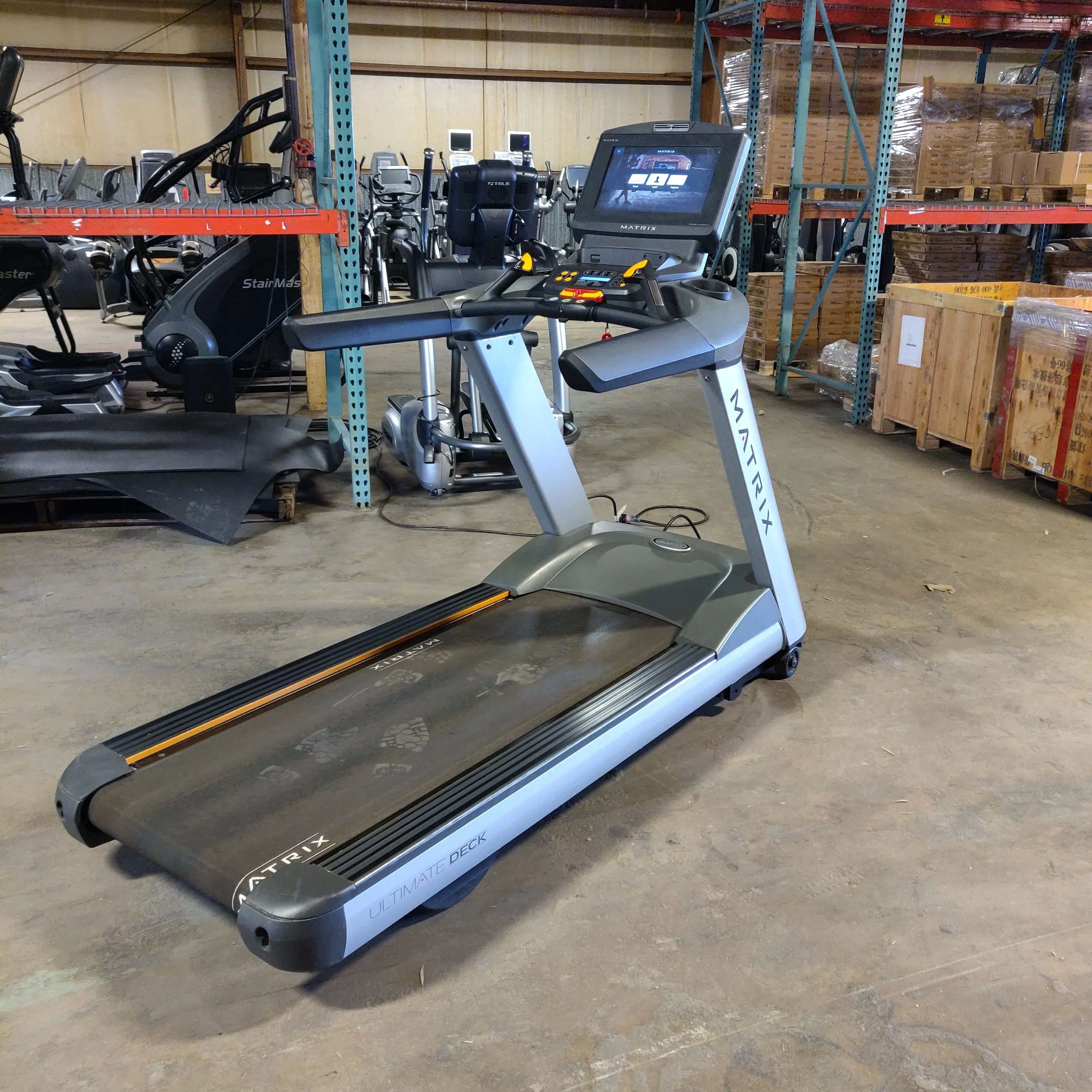 Matrix Treadmill with Ultimate Deck and Smartscreen (Touchscreen Doesn't Work)
