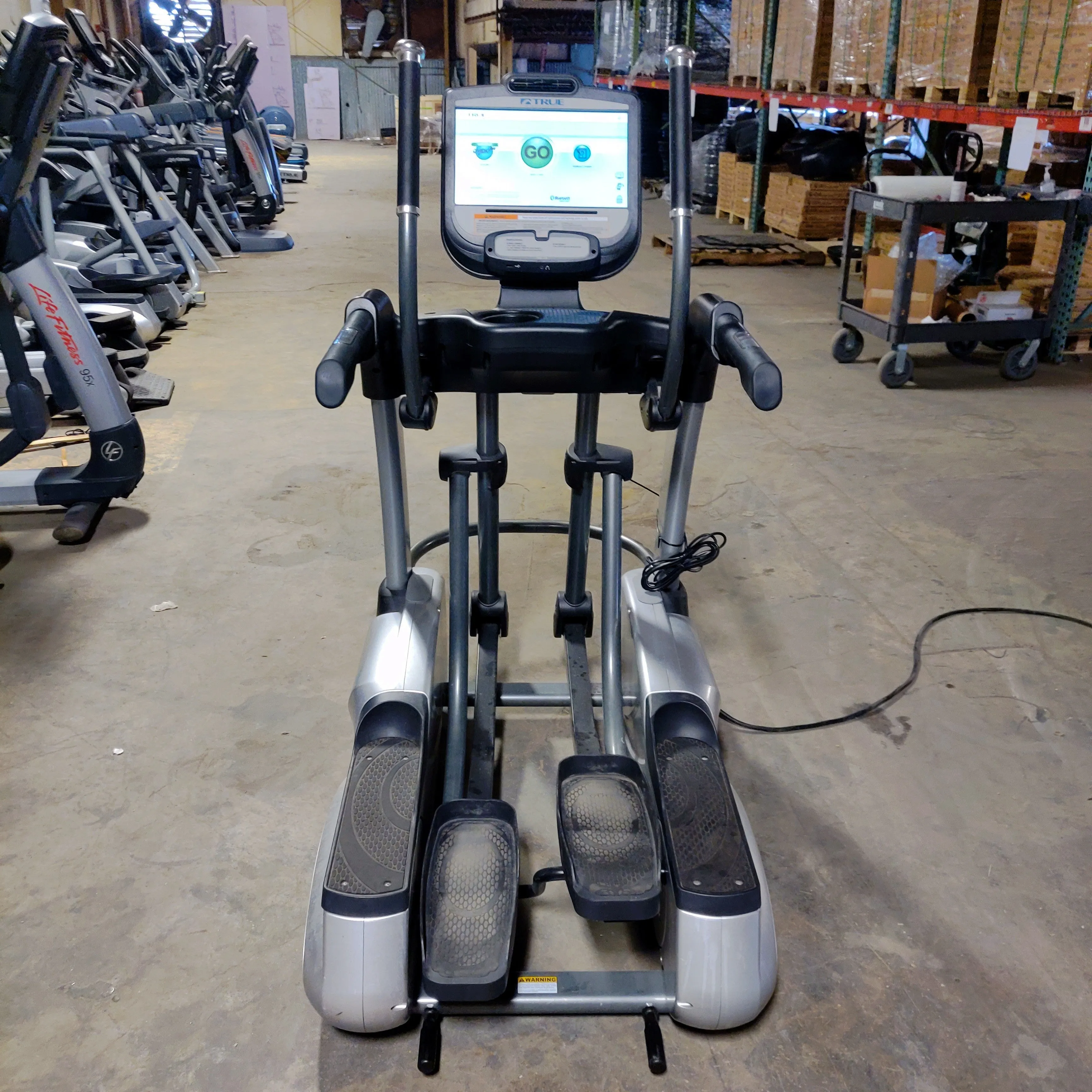 TRUE Elliptical 400 Series with Interactive Screen